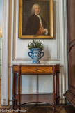Musée des Arts Décoratifs. La salle à manger.<br> Console servante, aux côtés concaves, meubles d’ébénisterie bordelaise de la fin du XVIIIe siècle.
