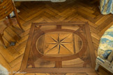 Musée des Arts Décoratifs. Chambre Jonquille.<br> Seule la rosace centrale du parquet d'origine a été préservée