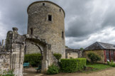 Le château de Montaigne.<br> La tour de Montaigne, côté sud.
