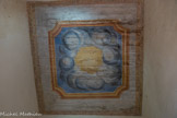 Citadelle de Blaye<br>. Le couvent des Minimes. Traces de décor peint du XVIIIe. Le cadre est moderne.