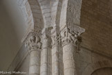Talmont <br>Animaux (oiseaux et lions). Chapiteaux de la croisée du transept.