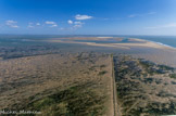 Le phare de Cordouan.<br> La couleur des faisceaux lumineux envoyés constitue une aide à la navigation pour les bateaux qui entrent dans l’estuaire de la Gironde.
Le secteur vert indique la passe principale de l’Estuaire, dite passe de l’ouest, utilisée par les navires de commerce de fort tonnage. La passe sud, marquée par le secteur rouge, est empruntée par les navires de plus faible tirant d’eau.