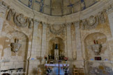 Le phare de Cordouan.<br> LA CHAPELLE ROYALE. Cette salle donne à Cordouan son caractère unique. Des cultes y sont encore exceptionnellement célébrés.