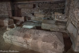 Site paléochrétien de Saint-Seurin <br> Enclos funéraire : le vestige conservé de ce bâtiment est constitué des blocs en moellons liés au mortier de chaux. Elles supportent des élévations en petit appareil régulier. A l’intérieur de ce bâtiment, de nombreuses sépultures ont été mises au jour dont dix sarcophages de formes rectangulaires et trapézoïdaux. La superposition de ces sarcophages illustre l’utilisation du cimetière du IVe siècle au XVIIIe siècle après J.-C. Certains ont été trouvés vides et perturbés. Ensemble de sarcophages datant du bas-empire pour les plus anciens, de l’époque mérovingienne et du moyen-âge pour les plus récents.