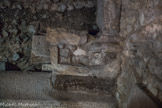 Site paléochrétien de Saint-Seurin <br> L’église saint-Seurin a été édifiée à partir du 11e siècle, sur les sarcophages, sans grandes précautions.