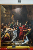 Libourne. <br> Pierre Jérôme LORDON
(La Guadeloupe, 1780 – Paris, 1838)
L'Arrestation de saint Marc
1819. huile sur toile. 465 x 371 cm.
Cette ambitieuse toile est présentée au Musée royal des Arts, le 25 août 1819. Le duc Decazes fait envoyer l'œuvre au musée de Libourne la même année. Conservée sur rouleau jusqu'en 2007 dans les réserves du musée, elle a malheureusement souffert d'un long abandon qui a rendu nécessaire une importante restauration échelonnée sur trois ans.
Le sujet clairement défini dans le catalogue de 1819 est ainsi décrit : « Saint Marc est découvert par les soldats de Néron, dans un édifice souterrain de la villa d'Alexandrie, en Égypte, et arraché de l'autel où, entouré des premiers chrétiens, il célébrait les mystères de la religion. » Le sujet et les dimensions de l'œuvre témoignent de l'affirmation de la religion catholique sous la Restauration.
Restaurateur : Tinans Mazroni, Société Arthéo.
Restauration effectuée en trois tranches, de 2007 à 2010.