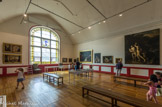 Libourne. <br> Le Musée des Beaux-Arts de Libourne, situé au deuxième étage de l'hôtel de ville, est né de la volonté du Duc Elie Decazes (1780-1860). A partir de 1818, alors qu'il venait d'être nommé Ministre de l'Intérieur par Louis XVIII, il fit envoyer à Libourne des œuvres majeures qui seront les premiers dépôts de l'Etat et le fonds constitutif du musée.