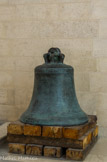 <center>Château de Vincennes. La Sainte Chapelle. </center>La cloche du campanile.