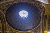 <center><center>Eglise de la Madeleine. </center></center>Sculptures des pendentifs des voûtes (les Apôtres), par Rude, Foyatier et Pradier.
