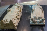 <center>Charles V et Jeanne de Bourbon</center>Charles V, 1338 - 1380, roi de France de 1364 à 1380. Commande de Charles V à André Beauneveu en 1364. Achevé en 1374, marbre
Jeanne de Bourbon, 1338 - 1377, reine de France. Épouse de Charles V. Gisant d'entrailles. Provenance : Paris, église des Célestins. A Saint-Denis en 1816. Milieu du XIVe siècle marbre