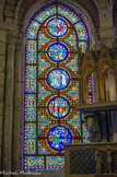 <center>Chapelle saint Cucuphas</center>A gauche et de bas en haut : Panneau 3, Suger, XIIe siècle. Panneaux 1. 2. 4 et 5, création d'Eugène Viollet-le-Duc et d'Alfred Gérente. 1854.
Vitrail : Visions d'Ezéchiel.
1/ Dieu donne le livre à Ezéchiel. 2/ Le châtiment de la Ville. 3/ Le signe du Tau. 4/ La promesse d'un nouveau David. 5/ La porte fermée du sanctuaire