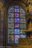 <center>Chapelle de la Vierge</center>Vitrail, à gauche, et de bas en haut : panneaux 1 et 2 Suger. XIIe s. Les autres panneaux : création d'Eugène VioIlet-le-Duc et d'Alfred Gérente. 1849. Vitrail l'Enfance du Christ : 1/L'Annonciation. 2/La Nativité. 3/Le voyage des Rois mages. 4/La fuite en Égypte 5/Jésus et les docteurs. 6/La dormition de la Vierge