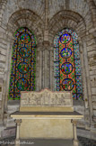 <center>Chapelle saint Maurice</center>Retable saint Eustache. De gauche à droite : 1/Vision du cerf. 2/Baptême de la famille de saint Eustache. 3/Crucifixion. 4/Traversée du fleuve et rapt des deux enfants. 5/Martyre dans le taureau d'airain. XIIIe siècle, pierre.