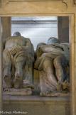 <center>Henri II et Catherine de Médicis
</center>A l'intérieur, transis du roi et de la reine.