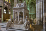 <center>Louis XII et Anne de Bretagne
</center>Louis XII, 1462 - 1515, roi de France de 1498 à 1515.
Anne de Bretagne, 1477 - 1514, reine de France, duchesse de Bretagne, épouse de Charles VIII en 1491, puis de Louis XII en 1499.
Tombeau par les Juste, 1531, marbre.