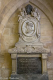 <center> La crypte. </center>Marie-Thérèse d’Autriche. 1638-1683. Reine de France et de Navarre, épouse de Louis XIV. Fragments d’un tombeau de l’église Saint-Séverin à Paris. A Saint-Denis en 1840. XVIIIe siècle. Marbre.
