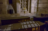 <center> La crypte. </center>La chapelle des princes. Dans cette chapelle reposent différents personnages inhumés après la Révolution. La disposition des cercueils en plomb entourés de bois et placés sur des trétaux de fer rappelle celle du caveau des Bourbons au XVIIIème siècle. Au fond de la chapelle, les urnes contiennent les restes (coeur, entrailles) de personnages royaux et princiers à l'origine inhumés en d'autres lieux. Adelaïde (1732-1800), fille de Louis XV. - Victoire (1733-1799), fille de Louis XV. Provenance Trieste (Italie). A Saint-Denis en 1817. Charles Ferdinand (1778-1820), duc de Berry. - Louise Isabelle d'Artois (décédée en 1817), fille du duc de Berry. - Prince d'Artois (décédé en 1818), fils du duc de Berry. - Louis-Henri de Bourbon (1736-1818), prince de Condé. - Louis Henri Joseph de Bourbon (décédé en 1830), duc de Bourbon. Tous inhumés à Saint-Denis. Les urnes au fond de la chapelle contiennent : 1°- Parcelle de corps de Louis XIV (1643-1715). 2°- Coeur de Charles Ferdinand d'Artois, duc de Berry (1778-1820). 3°- Parcelle  de corps d'Henri IV (1553-1610). 4°- Coeur de Louis XIII (1601-1643). 5°- Coeur de Louis XV (1643-1715). 6°- Coeur de Louis XVIII (1814-1824). 7°- Entrailles de Louise, Isabelle d'Artois (13 juillet 1817-14 juillet 1817), fille de Ferdinand d'Artois, duc de Berry et de Caroline Louise, princesse des Deux-Siciles.