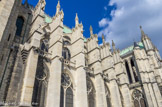 <center> Basilique Saint Denis. </center>Façade sud. Arcs-boutants de la nef.