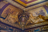 <center>Hôtel de la Païva.</center>Le grand salon. Les muses, deux paires sont l’œuvre de Jules Dalou et deux autres de Nathan.