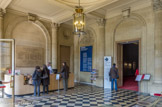 <center></center><center>Hôtel de Soubise. Archives Nationales.</center>Le vestibule d'entrée est aménagé lors des travaux entrepris en 1705 par Pierre-Alexis Delamair.