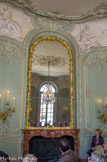 <center></center><center>Hôtel de Soubise. Archives Nationales.</center>Le salon ovale. Seuls les cadres des glaces, en forme de branches de palmiers, étaient rehaussés de dorures.