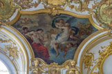 <center></center><center>Hôtel de Soubise. Archives Nationales.</center>Salon ovale. Psyché ravie au ciel par l'Amour. Cupidon enlève alors Psyché vers l'Olympe pour un mariage éternel duquel naît une fille nommée Volupté.