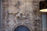 <center></center><center>Hôtel de Soubise. Archives Nationales.</center>Les anciennes écuries de l'hôtel de Rohan ont une porte qui est surmontée d'un bas-relief figurant Les Chevaux du soleil ou les Chevaux d'Apollon, de Robert Le Lorrain.