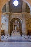 <center></center><center>Palais de Justice. </center>La salle des Pas-Perdus . Incendiée en 1618, la Grand-Salle fut reconstruite par Salomon de Brosse en 1622. Après le nouvel incendie de la Commune (1871), elle fut refaite par Duc et Daumet, dans l'esprit de l'ancienne.