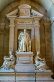 <center></center><center>Palais de Justice. </center>La salle des Pas-Perdus. Un monument a été élevé en 1821 à la mémoire de Berryer, par Chapu sur les dessins de Lebas. L’artiste glissa une tortue sous les pieds de la Justice (représentée par une femme à droite de Berryer) symbolisant la sagesse et aussi la lenteur de la justice. Bien que royaliste, il passa sur ses convictions pour défendre les révolutionnaires de 1848 dont faisait partie Louis Blanc.. Il a aussi défendu le maréchal Ney.