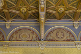 <center></center><center>Palais de Justice. </center>La 1er Chambre du tribunal civil. Le porc-épic est le symbole de Louis XII, à coté des fleurs de lis.