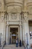<center></center><center>Palais de Justice. </center>Vestibule de Harlay. Le personnage central tient une balance repkiée, ca qui veut dire que la justice veille.