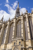 <center></center><center>La Sainte-Chapelle.  </center>La Sainte-Chapelle brûla en 1630 et fut reconstruite très lentement. Sa démolition fut envisagée dès 1790 mais, au XIXe, le Moyen Age connut heureusement, une grande faveur et l'édifice fut restauré, vers la fin du règne de Louis-Philippe, par Duban, Lassus, Viollet-le-Duc et Bœswillwald. La flèche fut dressée en 1857.