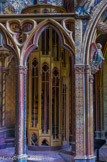 <center></center><center>La Sainte-Chapelle.  </center> Deux escaliers de bois montent à la plate-forme.