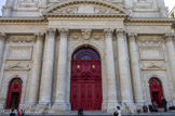 <center>L'église Saint-Paul-Saint-Louis</center>La porte centrale de la façade est du XIXe siècle. La façade comporte trois niveaux : les deux premiers, d'ordre corinthien ;