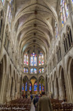 <center>L'église Saint-Séverin. </center> Église de style gothique flamboyant. Plan allongé, dépourvu de transept, nef de 8 travées, double bas-côtés, chapelles latérales, double déambulatoire et chapelles rayonnantes.  La décoration du chœur en placage de marbre fut entreprise à partir de 1684 grâce aux dons de la Grande Mademoiselle, cousine germaine de Louis XIV.