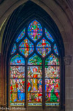 <center>L'église Saint-Séverin. </center> Un des vitraux du XIXe siècle dans les chapelles latérales : «Apostolat en Provence de sainte Marie-Madeleine», 1876.