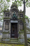 <center>Le cimetière du Père Lachaise </center> Philippe Ricord.