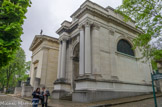 <center>Le cimetière du Père Lachaise </center> Adolphe Thiers, sculptures de Chapu.