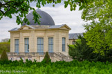 <center>Le château de Sceaux. </center> Le Pavillon de l’Aurore abrite l'une des compositions parmi les plus remarquables réalisées par Charles Le Brun, après Vaux-le-Vicomte et avant les grands décors de Versailles.
Jean-Baptiste Colbert, baron de Sceaux, surintendant des Bâtiments, Arts et Manufactures, en 1664, fit construire dans les premières années 1670, cet élégant pavillon de jardin, expression de son goût pour une architecture appelée classique.