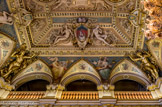 <center><center>La salle des fêtes.</center></center>...les fleurs et les roses de Jules Desbois. Les provinces : la Normandie avec les pommes et le comté de Nice, français depuis 1860 et peint par Milliet, avec les citrons.