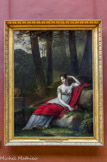 <center> L'impératrice Joséphine (1763 – 1814). 1805 – 1809.</center> Pierre Paul Prud'hon. Cluny, 1758 – Paris, 1823. Veuve du général de Beauharnais, Rose Tascher de la Pagerie épousa en 1796 Bonaparte, qui la nommait Joséphine. N'ayant pas donné d'héritier à l'empereur, elle sera répudiée en 1809. Prud'hon la représente dans le parc de Malmaison, rêveuse et entourée des fleurs qu'elle aimait. La pose est empruntée à une muse du Parnasse de Raphaël (Vatican).