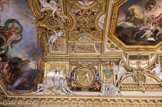 <center>La galerie d'Apollon.</center> Stuc : François Girardon, Les Captifs d’Asie. Juillet.
