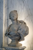 <center>Le Salon de Musique </center>Buste de la comtesse du Barry par Caffieri.