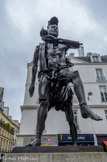 <center>Rue de Sèvres</center>La statue du Centaure de César, 1985.