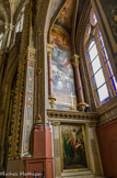 <center>Saint Eustache</center> Chapelle des Saints-Anges. Peintures murales du XVIIe siècle. Cette chapelle fit l’objet en 1633 d’un marché de décoration passé entre la famille des du Val et le peintre Antoine Ricard (1600-1652). En bas ,tableau d'Armand Cambon, Les Saints Anges portant à Dieu les prières des hommes, exposé au Salon de 1866. Christ apparaissant dans une gloire, à ses pieds, sainte Radegonde, sainte Lucrèce et quatre donateurs, écussons des familles Duval et Lesecq (au-dessous de la peinture qui représente les donateurs de la chapelle, Charles du Val, son épouse Lucrèce de Montivilliers, son fils Claude en ecclésiastique ainsi que ses gendres).
