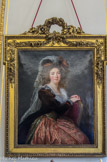 <center>Musée Nissim de Camondo</center>Le grand salon. Portrait de Geneviève Le Couteulx du Molay. Par Elisabeth Louise Vigée Lebrun (1755-1842), 1788. Huile sur toile. Le naturel de la pose, l’expression du visage ainsi que l’élégance de la toilette témoignent de la sensibilité du peintre et de la complicité qui l’unissait à son modèle. Elle composa ce portrait lors d’un séjour à la Malmaison, dont les Le Couteulx du Molay étaient propriétaires avant que le général Bonaparte et son épouse Joséphine ne rachètent cette demeure en 1799.
