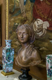 <center>Musée Nissim de Camondo</center>La bibliothèque. L’été, buste en plâtre d’après Jean Antoine Houdon, vers 1785.
