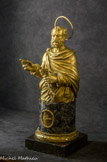 <center>Le Trésor de Notre-Dame. </center> Statuette reliquaire de Saint Pierre. Bronze doré, marbre, Italie, fin du XVIIIe siècle.