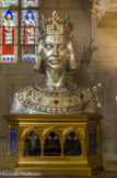 <center>Le Trésor de Notre-Dame. </center> Buste reliquaire de Saint Louis. Argent, âme de bois, bronze doré, émaux, verroteries. J – A Chertier. Après 1857. Réalisé d'après les dessins de Viollet-le-Duc. Ce dernier s'est littéralement inspiré du chef-reliquaire gothique de saint Louis exécuté par l'orfèvre Guillaume Julien pour le roi Philippe le Bel, et offert à la Sainte-Chapelle en 1306.