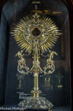 <center>Le Trésor de Notre-Dame. </center> Ostensoir. Argent doré, diamants, rubis, opales, améthystes, turquoises, cristal de roche. P. Poussielgue – Rusand. 1867. Réalisé d'après le dessin de Viollet-le-Duc, ce chef-d'œuvre d'orfèvrerie néo-gothique a remporté un large succès à l'exposition universelle de 1867.